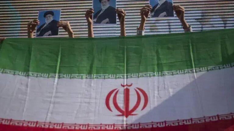 Como a IA Está Transformando a Geopolítica Moderna e Seus Impactos nos Negócios