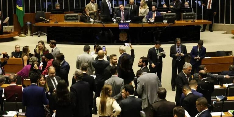 Discussão do projeto de Lei Antifacção é adiada na Câmara dos Deputados