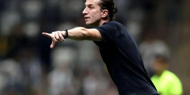 Flamengo é tetracampeão da Libertadores sob o comando de Filipe Luís