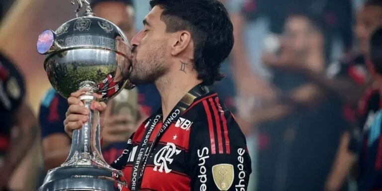 Arrascaeta é finalista do Prêmio Rei da América de 2025