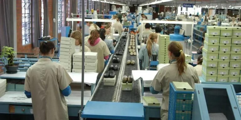 Crescimento do Faturamento na Indústria e Desaceleração do Emprego