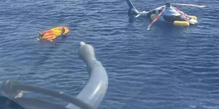 Helicóptero faz pouso forçado no mar em Cabo Frio e é resgatado