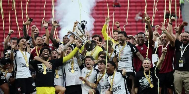 Corinthians conquista o bicampeonato da Supercopa Rei ao vencer o Flamengo